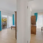 Blue Time Boutique * Μαρμαρίς