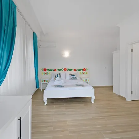 Bed and Breakfast Blue Time Boutique Μαρμαρίς