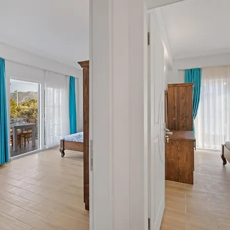 Blue Time Boutique * マルマリス