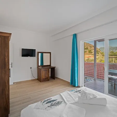 Blue Time Boutique * マルマリス